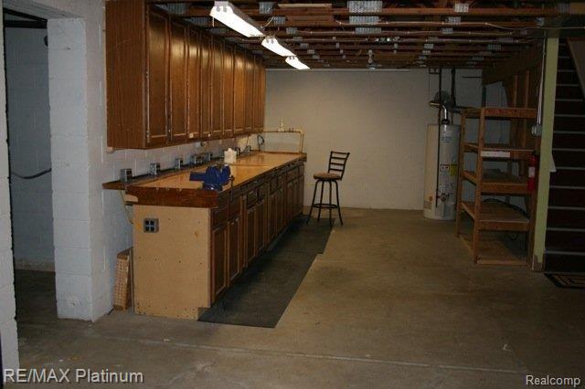 1197 Peavy Road Howell, MI 48843 - Photo 11 of 14 Workshop