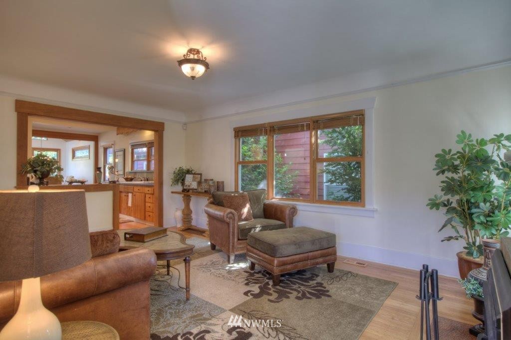 716 North 67th Street Seattle, WA 98103 - Photo 2 of 21 Gallery Image 2