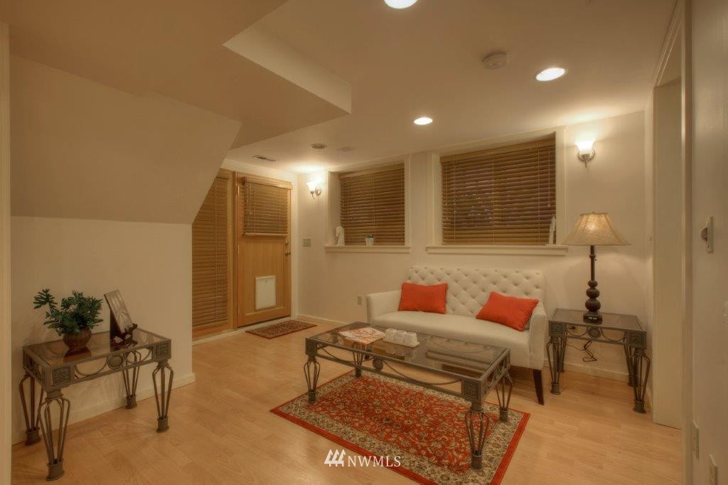 716 North 67th Street Seattle, WA 98103 - Photo 12 of 21 Gallery Image 12