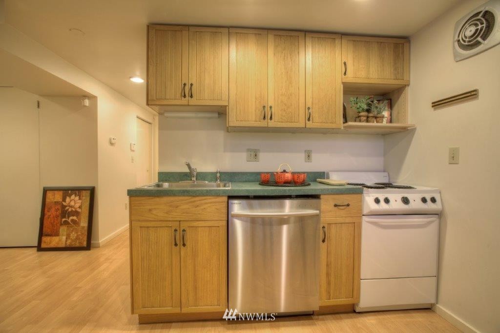 716 North 67th Street Seattle, WA 98103 - Photo 13 of 21 Gallery Image 13