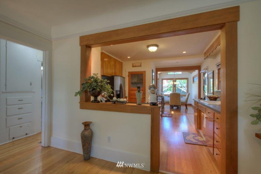 716 North 67th Street Seattle, WA 98103 - Photo 4 of 21 Gallery Image 4