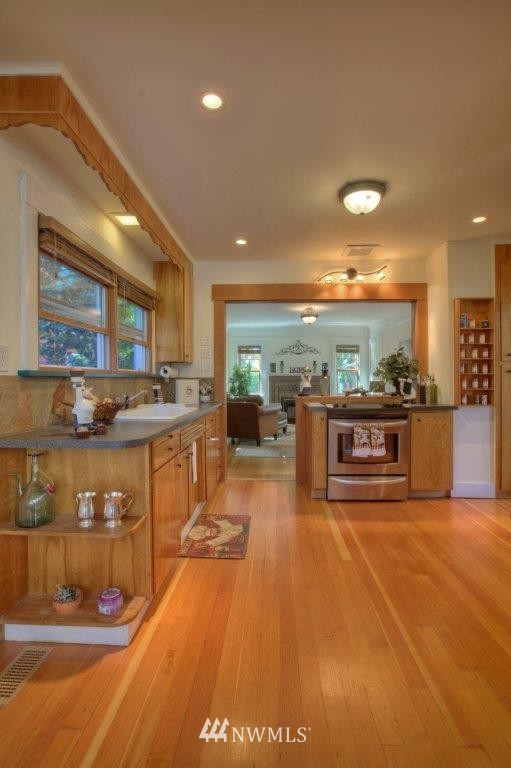716 North 67th Street Seattle, WA 98103 - Photo 5 of 21 Gallery Image 5