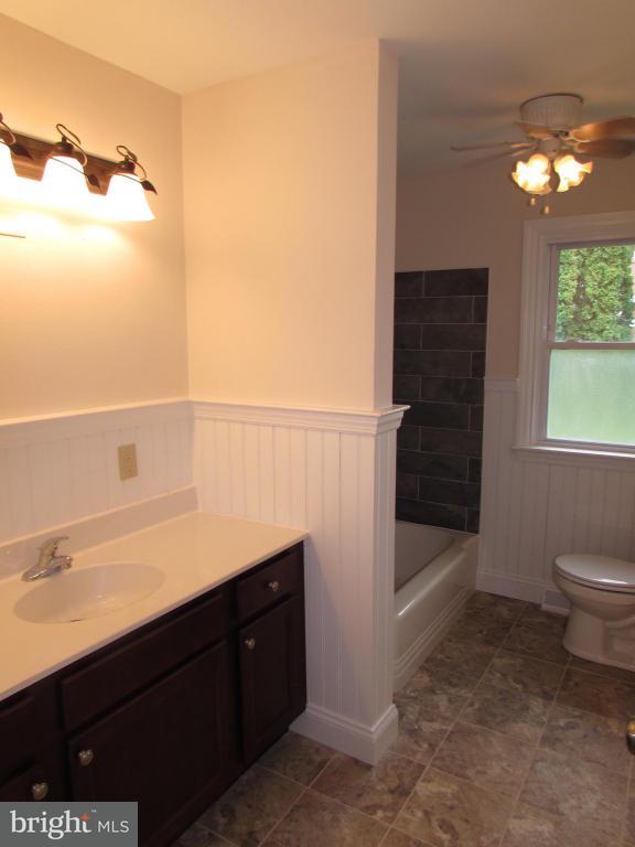 1701 Zarker Road Lancaster, PA 17601 - Photo 4 of 20
