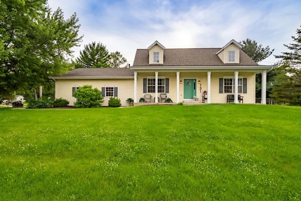 $330,000 | 131 North Gadwall Lane, Downs, IL 61736
