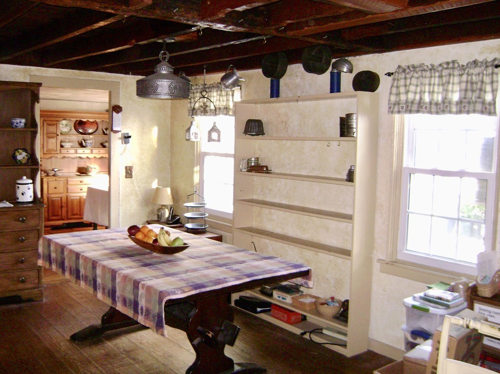 137 Uxbridge Road Mendon, MA 01756 - Photo 3 of 23 Gallery Image 3