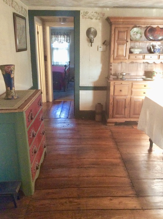 137 Uxbridge Road Mendon, MA 01756 - Photo 6 of 23 Gallery Image 6