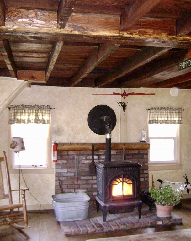 137 Uxbridge Road Mendon, MA 01756 - Photo 8 of 23 Gallery Image 8