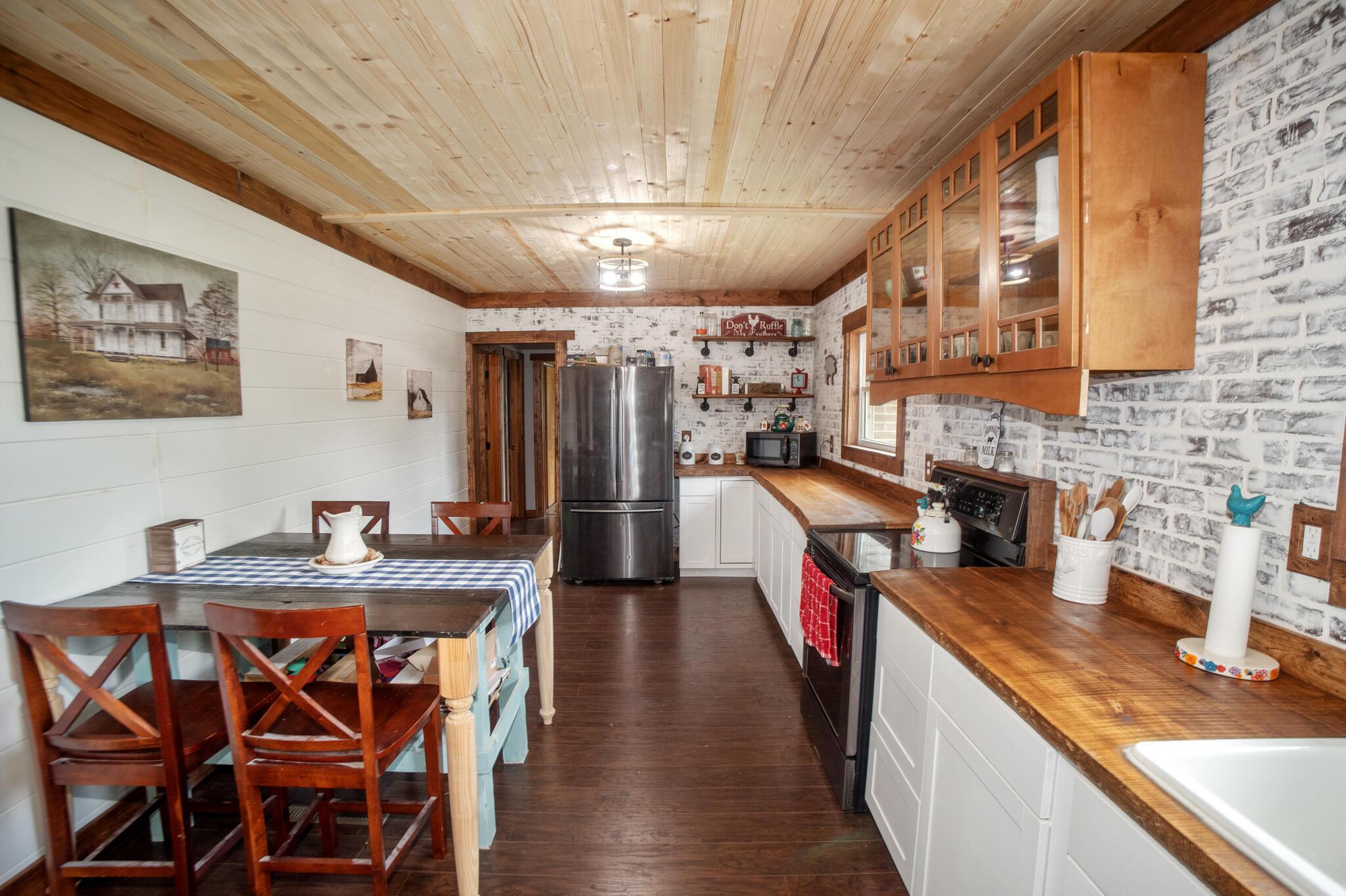 11514 New Delaware Road Mount Vernon, OH 43050 - Photo 11 of 24 Kitchen