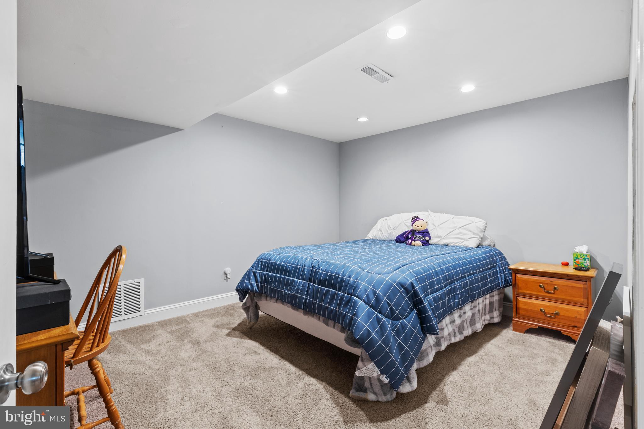 696 North Midfield Road Linthicum Heights, MD 21090 - Photo 22 of 40