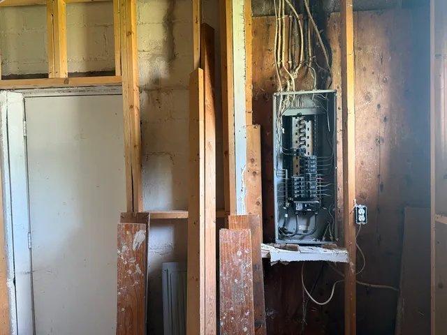 a view of a back yard