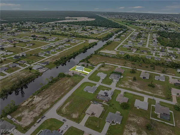 $2,550 | 1907 Northwest 26th Street, Cape Coral, FL 33993