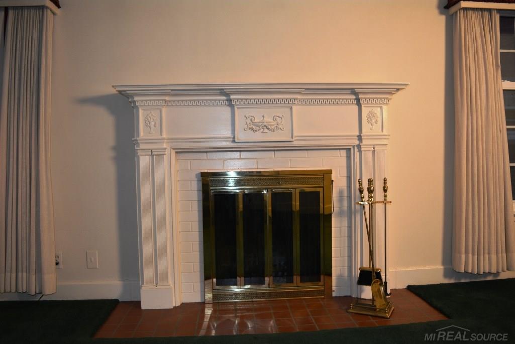 344 Fisher Road Grosse Pointe Farms, MI 48230 - Photo 4 of 16