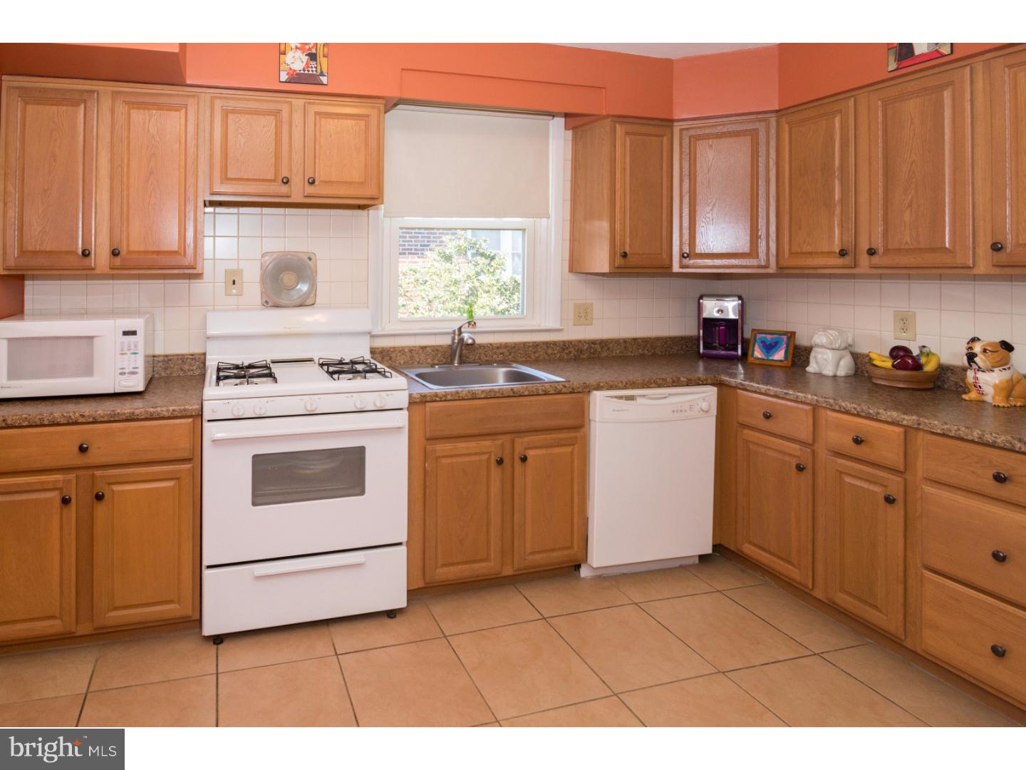 581 Wanamaker Road Jenkintown, PA 19046 - Photo 6 of 13 Kitchen