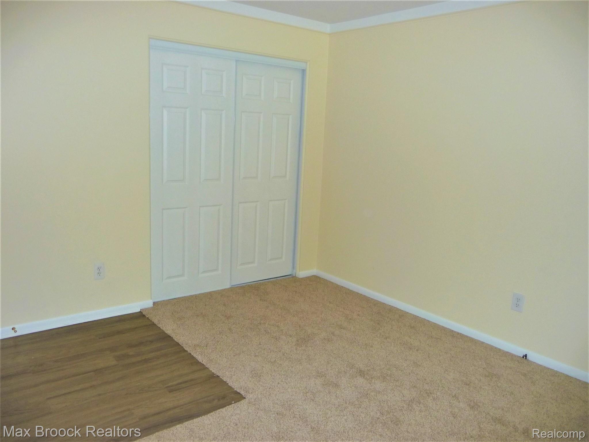 1155 Derby Road Birmingham, MI 48009 - Photo 9 of 14 P1020981 (2).JPG