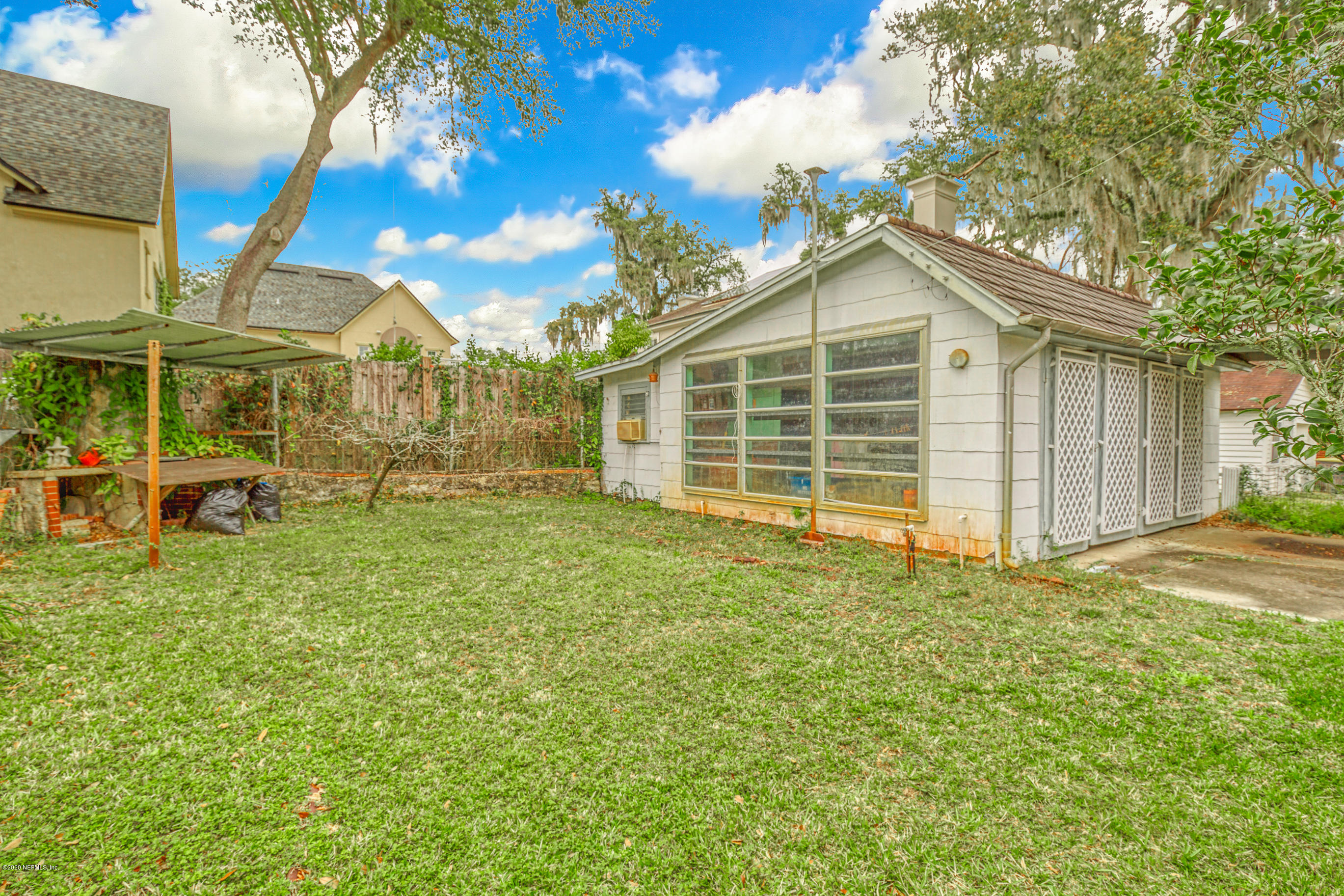 1011 Inwood Terrace Jacksonville, FL 32207 - Photo 7 of 21 a view of a house with a yard