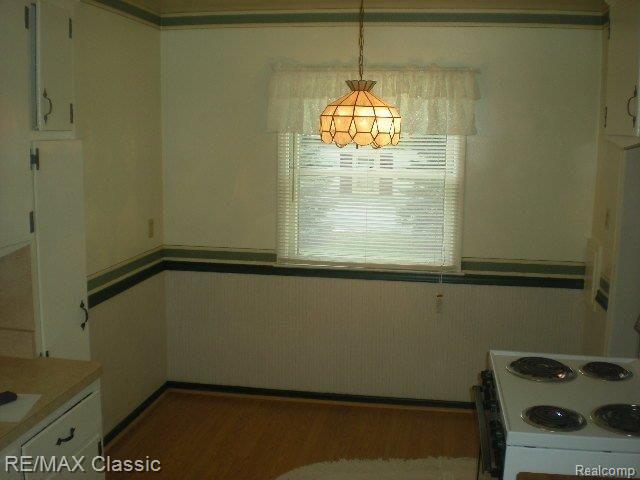 9896 Farmington Road Livonia, MI 48150 - Photo 10 of 22 DSCN5142