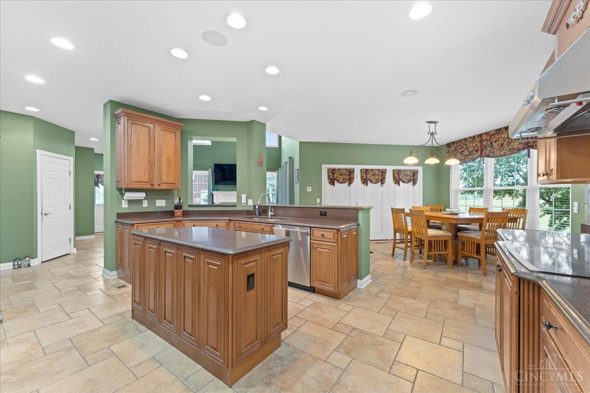 7644 Millikin Road Middletown, OH 45044 - Photo 5 of 57