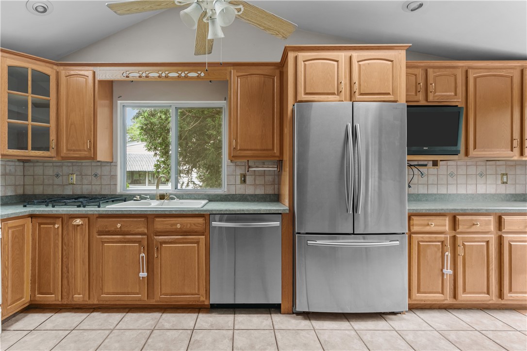 509 West Shore Road Warwick, RI 02889 - Photo 2 of 47