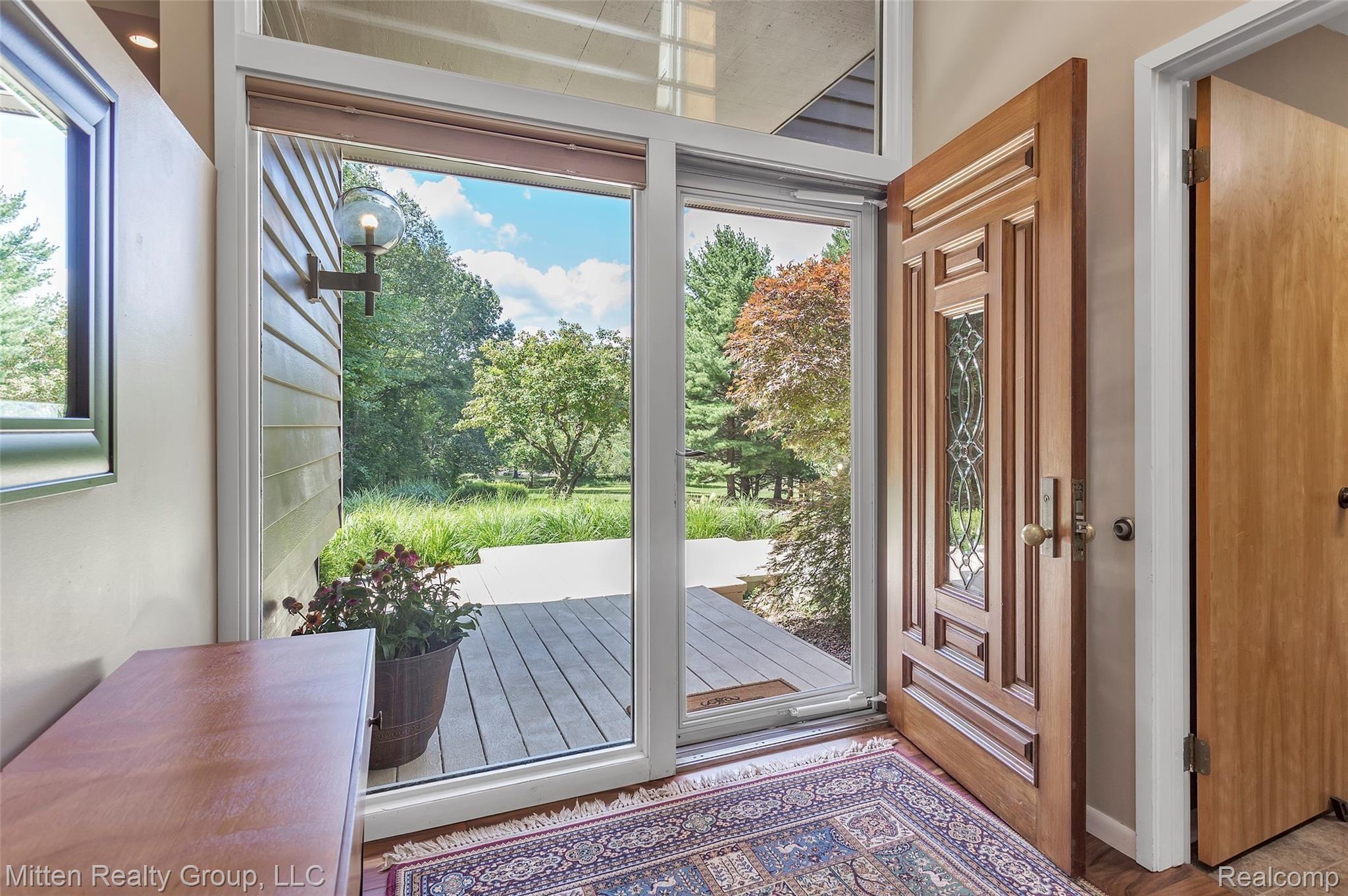 11290 Windy Ridge Drive Fenton, MI 48430 - Photo 7 of 57 11290-windy-ridge-trl-fenton-mi-48430-windowstill-7.jpg