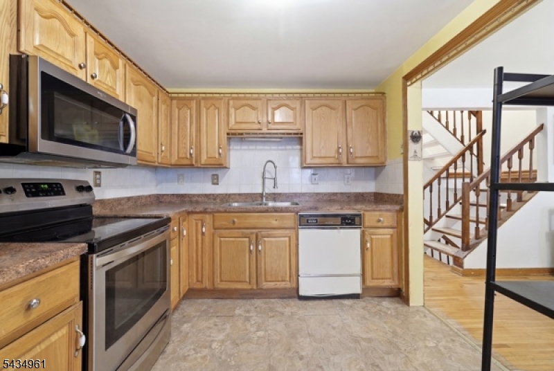 142 Pearl Street Paterson, NJ 07501 - Photo 4 of 20