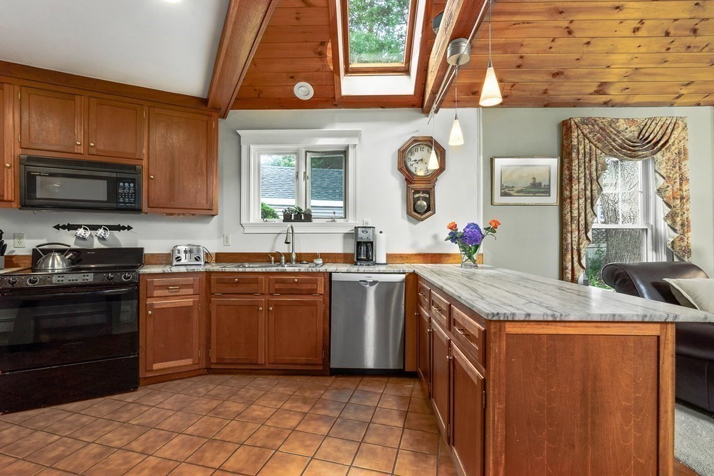 2 Morgan Road Beverly, MA 01915 - Photo 11 of 42 Gallery Image 11