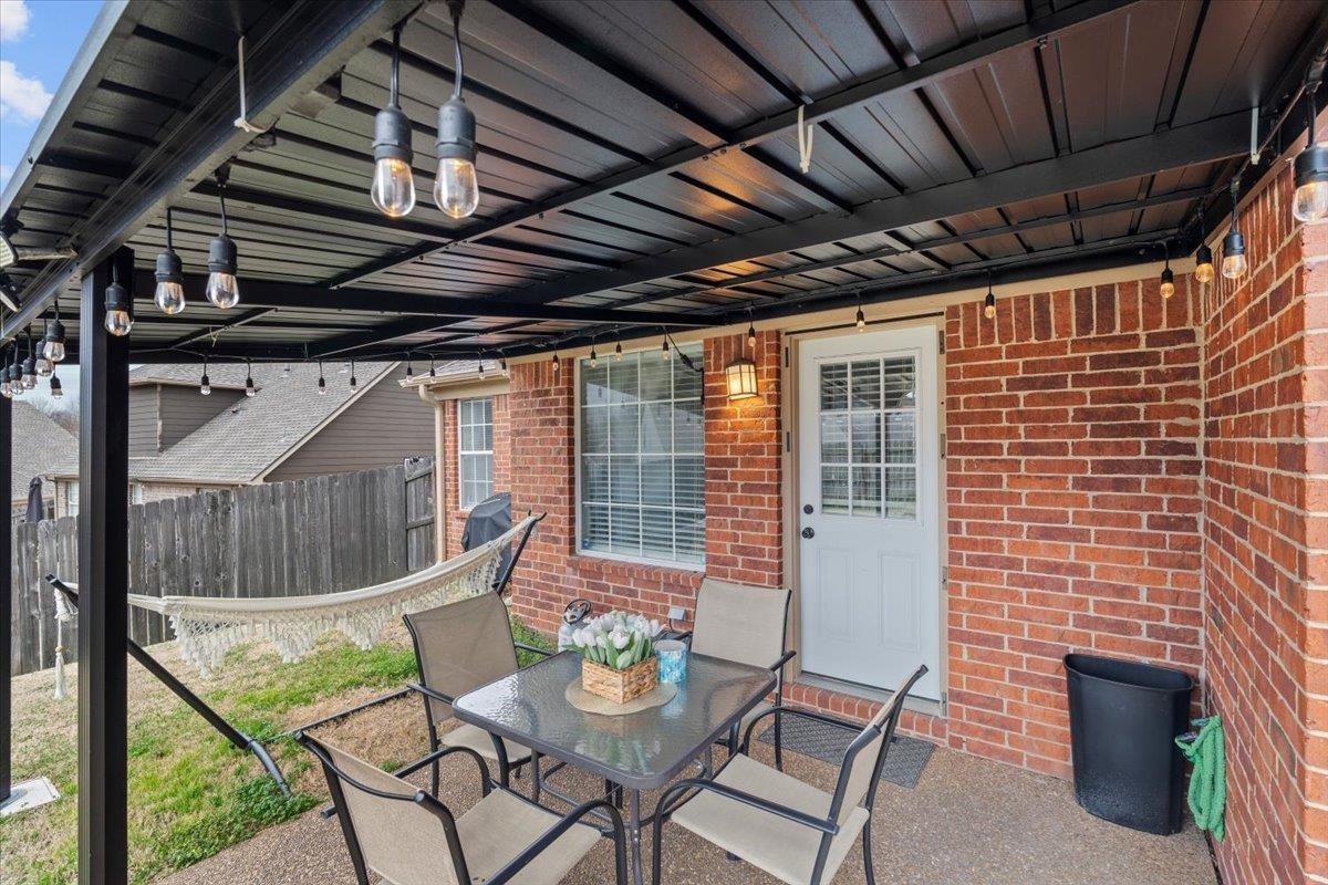 10045 Notting Hill Road Memphis, TN 38016 - Photo 17 of 17 View of patio
