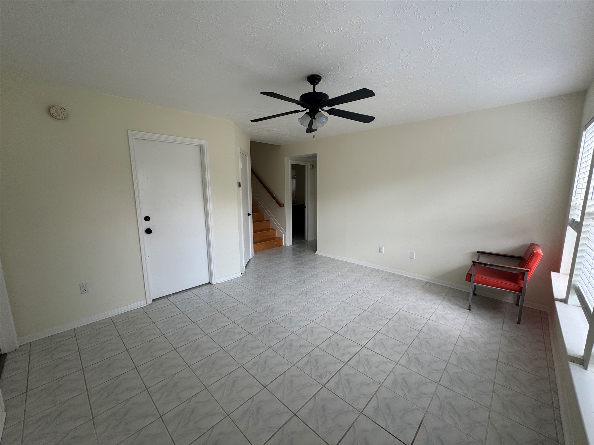 12827 Waybridge Street Sugar Land, TX 77478 - Photo 17 of 23 a view of a livingroom with a furniture