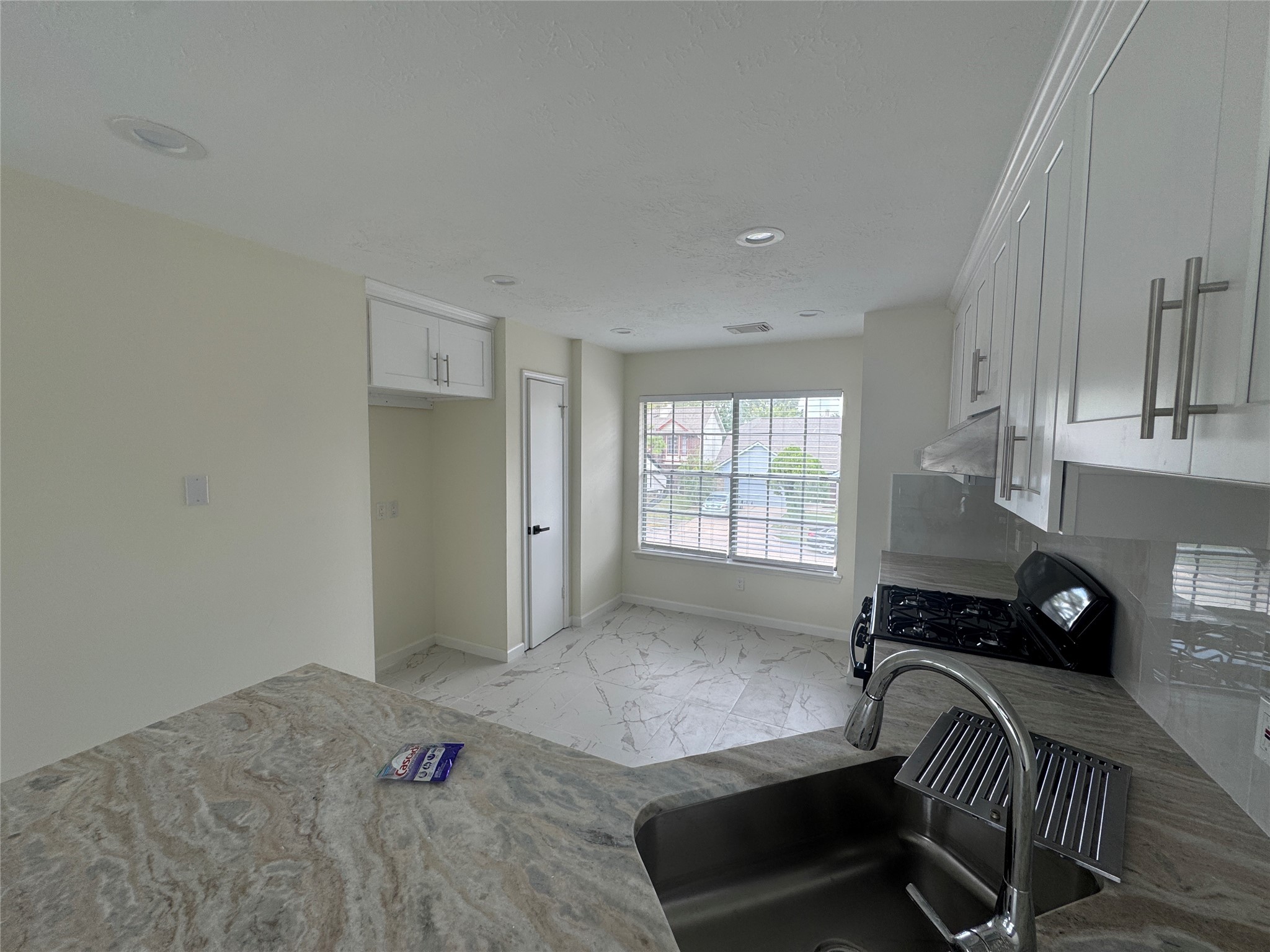 12827 Waybridge Street Sugar Land, TX 77478 - Photo 7 of 23 a bedroom with furniture and a window