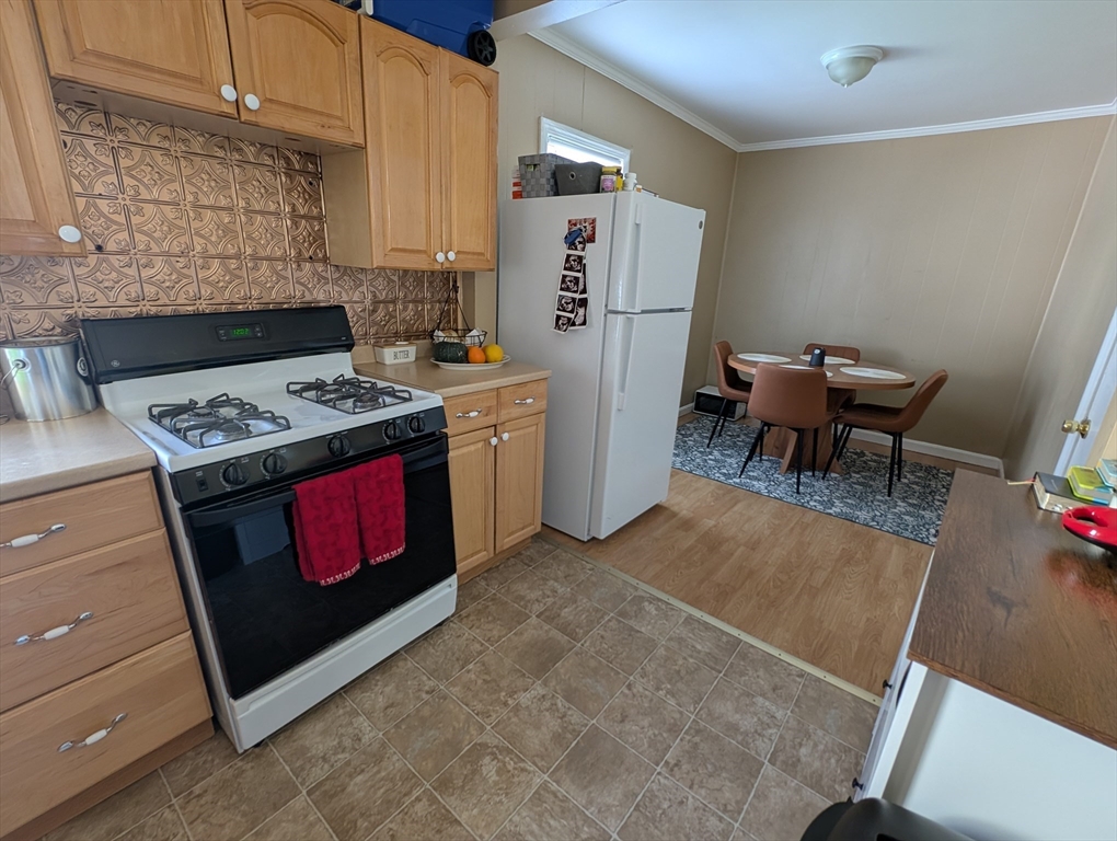 131 Thomas Street Fall River, MA 02723 - Photo 5 of 35