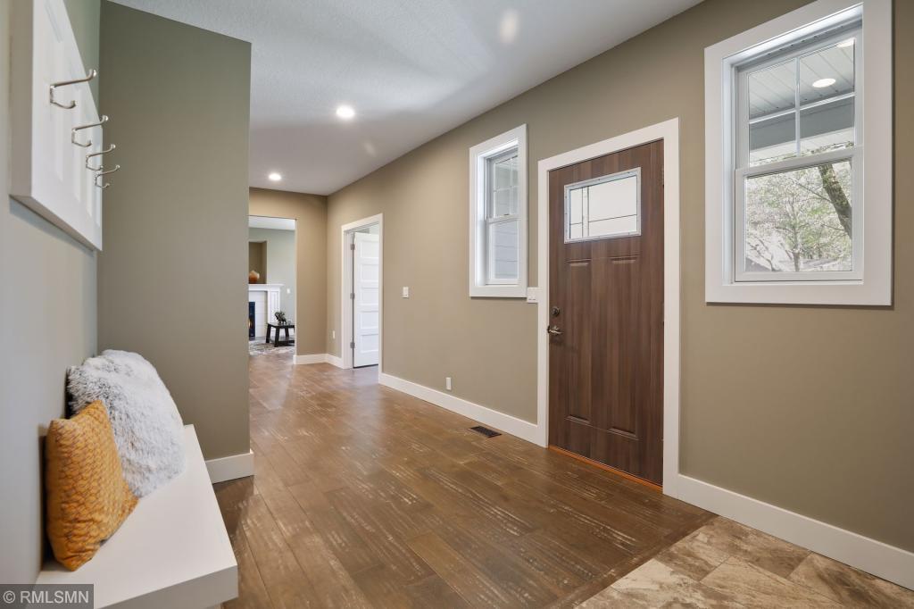 1089 Sherwood Road Shoreview, MN 55126 - Photo 4 of 45 Gallery Image 4