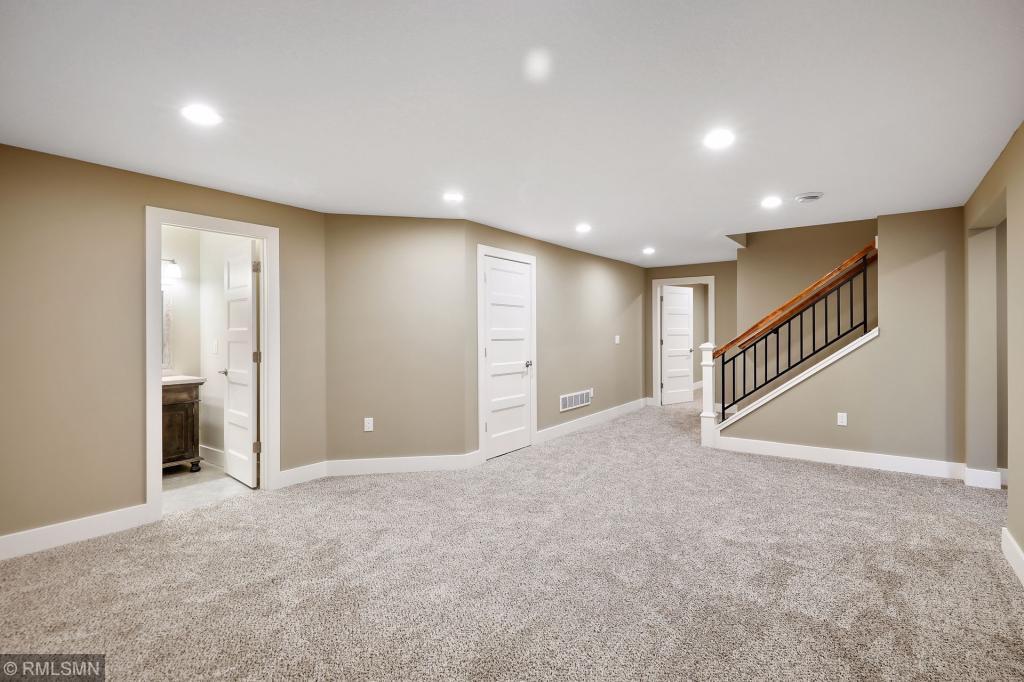 1089 Sherwood Road Shoreview, MN 55126 - Photo 36 of 45 Gallery Image 36