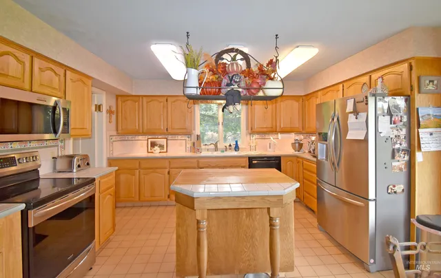 $1,500,000 | 531 Silcott Road, Clarkston, WA 99403