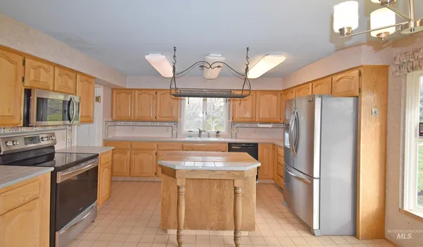 $1,244,000 | 531 Silcott Road, Clarkston, WA 99403