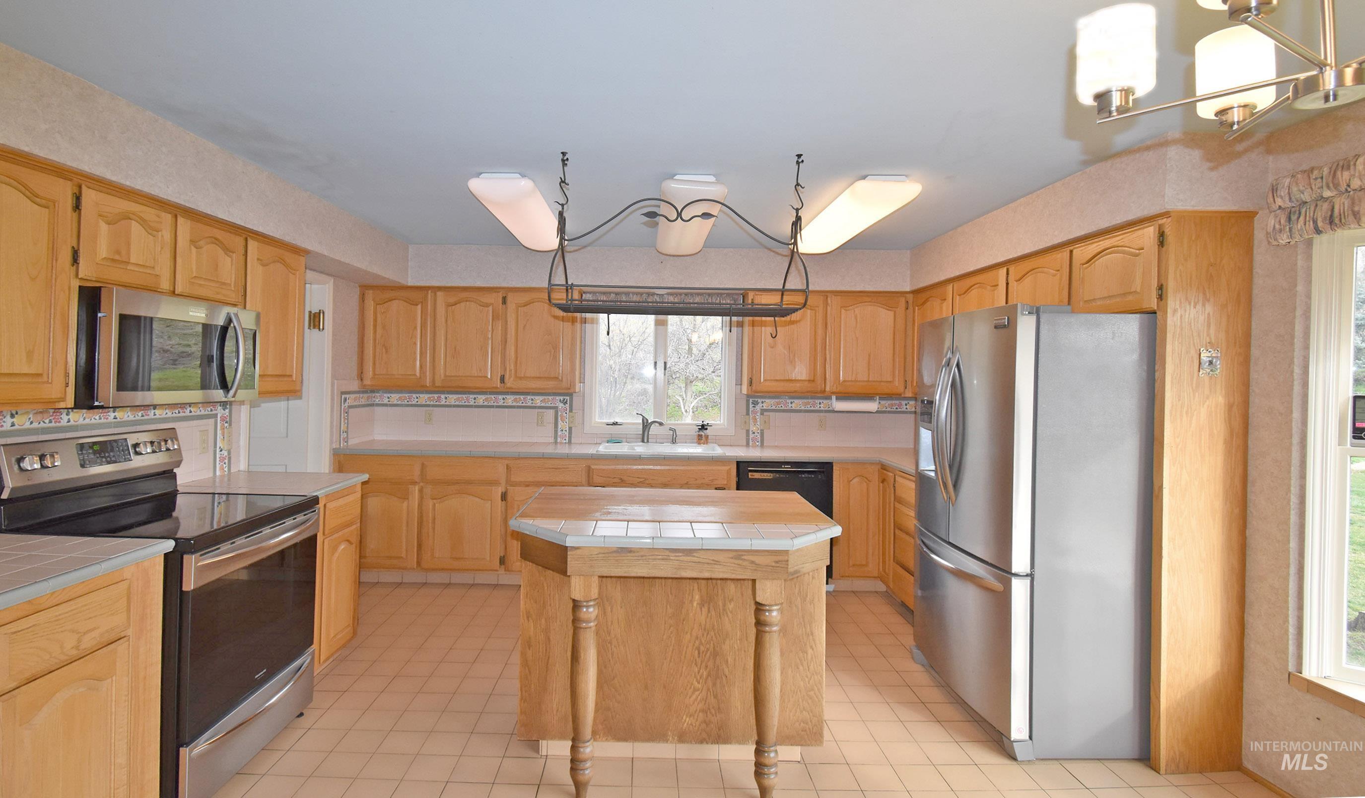 531 Silcott Road Clarkston, WA 99403 - Photo 13 of 48