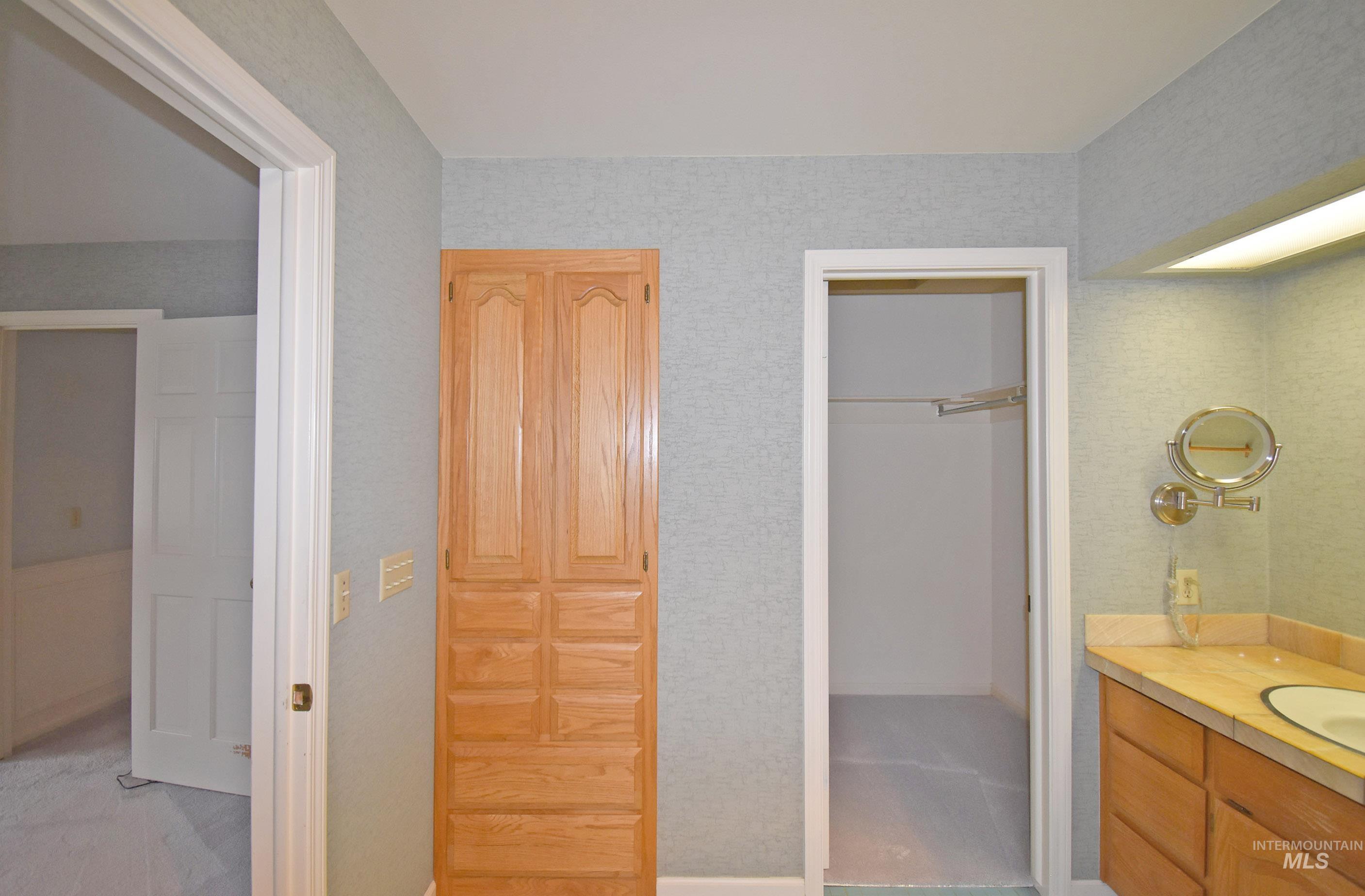 531 Silcott Road Clarkston, WA 99403 - Photo 15 of 48