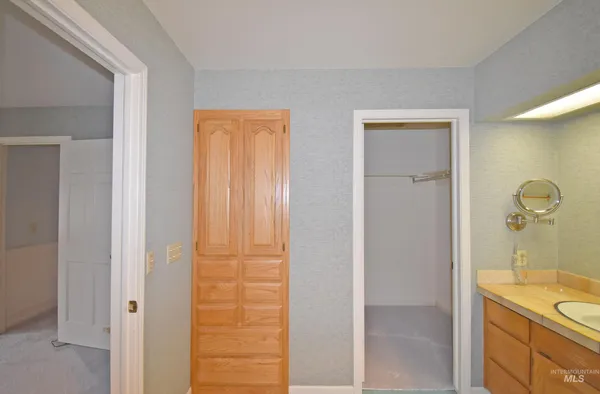 $1,244,000 | 531 Silcott Road, Clarkston, WA 99403