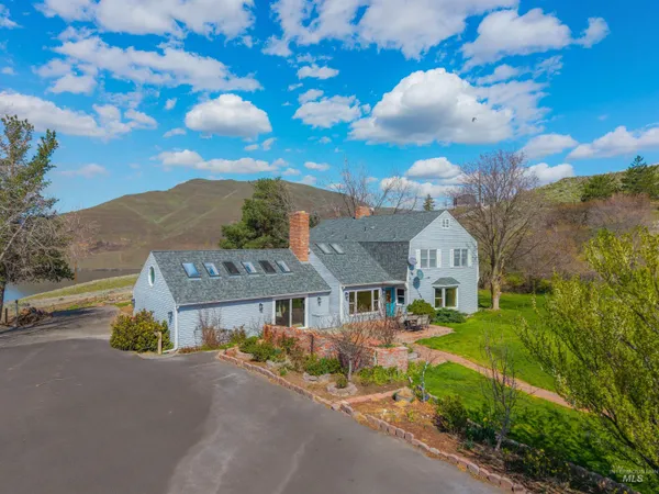 $1,244,000 | 531 Silcott Road, Clarkston, WA 99403