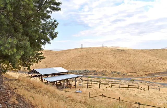 $1,500,000 | 531 Silcott Road, Clarkston, WA 99403