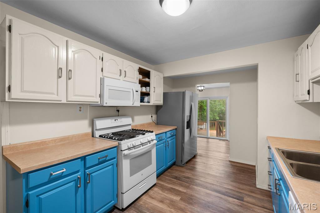 460 Ridge Avenue Webster Groves, MO 63119 - Photo 5 of 44