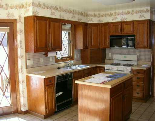 105 Maple Lane McKees Rocks, PA 15136 - Photo 2 of 6 Kitchen.
