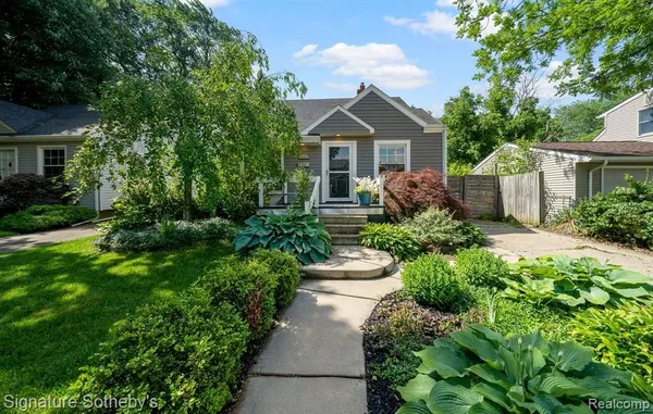 $2,800 | 2420 Harwood Avenue, Royal Oak, MI 48067