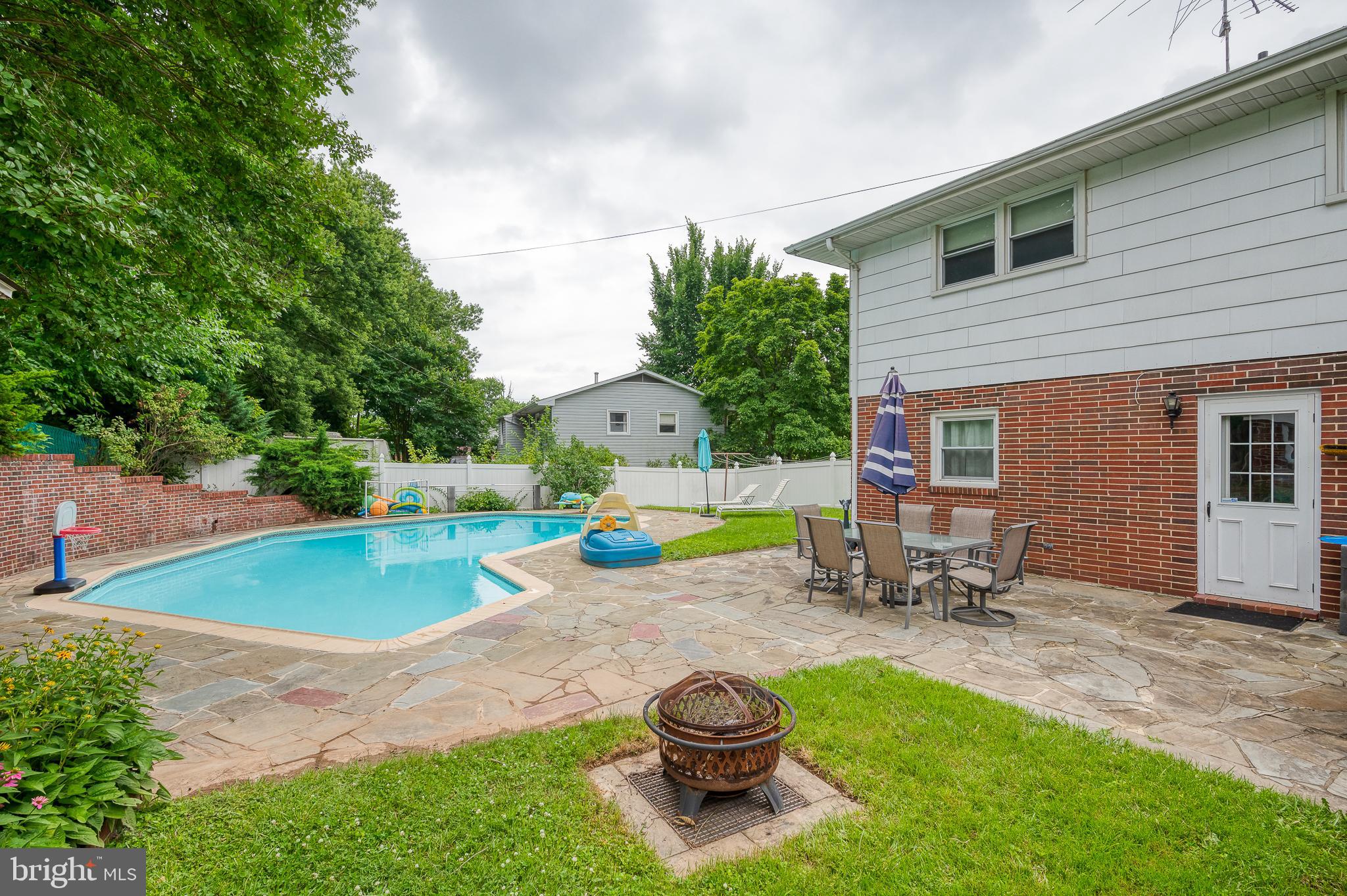 6224 Commons Road Rosedale, MD 21237 - Photo 2 of 47