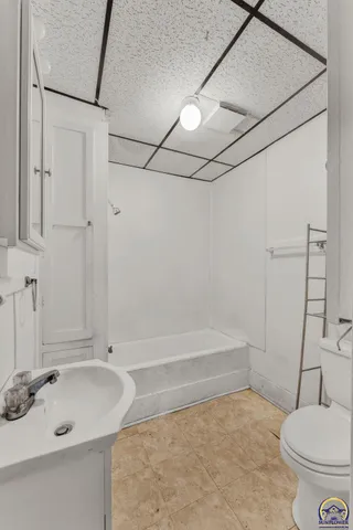 $92,000 | 1181 Southwest MacVicar Avenue, Topeka, KS 66604