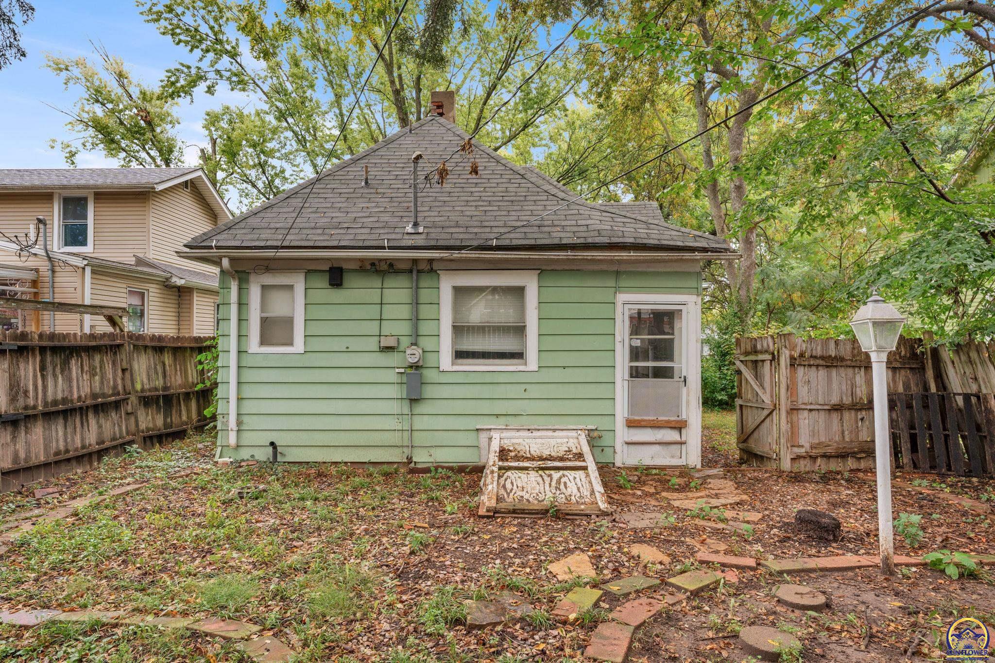 1181 Southwest MacVicar Avenue Topeka, KS 66604 - Photo 18 of 21