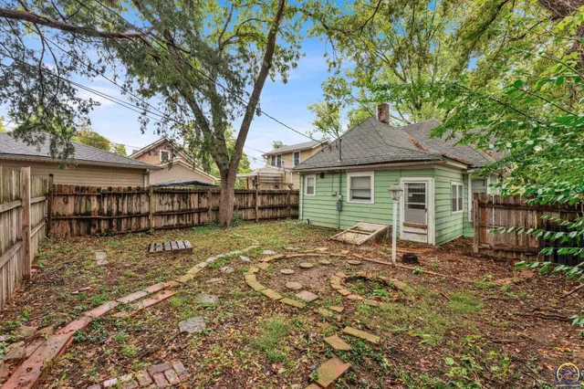 $92,000 | 1181 Southwest MacVicar Avenue, Topeka, KS 66604