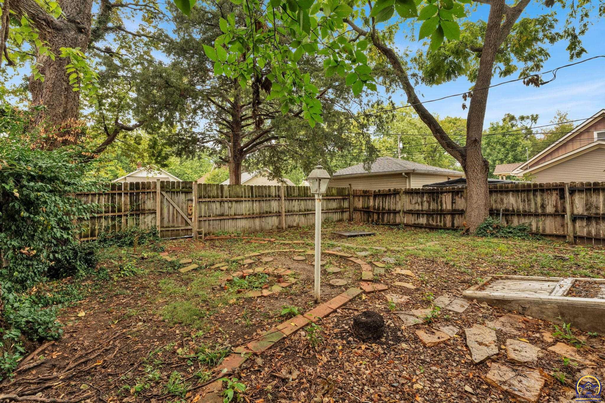 1181 Southwest MacVicar Avenue Topeka, KS 66604 - Photo 20 of 21