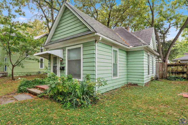 $92,000 | 1181 Southwest MacVicar Avenue, Topeka, KS 66604