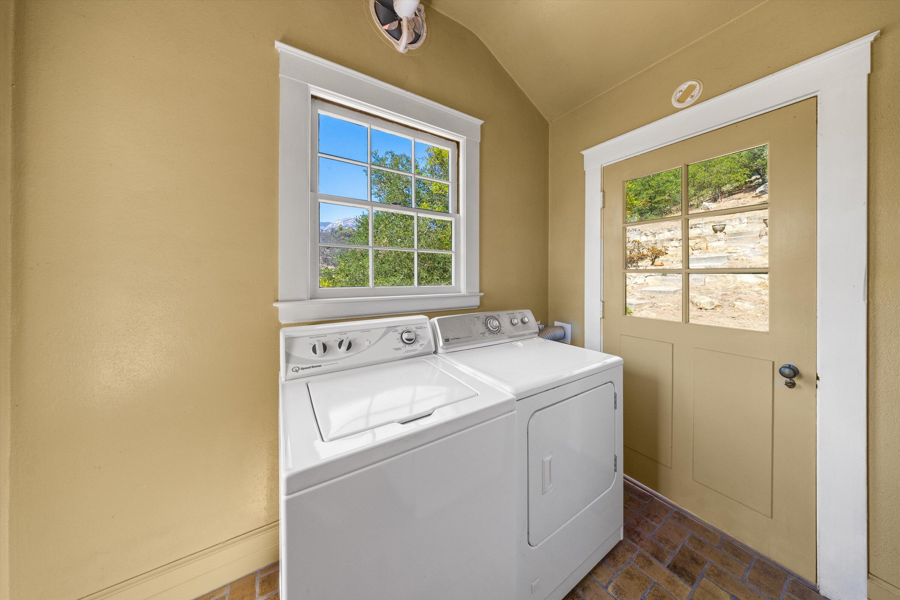 1060 Tremonto Road Santa Barbara, CA 93103 - Photo 15 of 49 Laundry Room