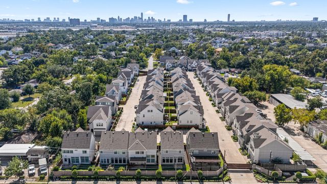 $720,000 | 1724 Leilani Drive, Houston, TX 77055