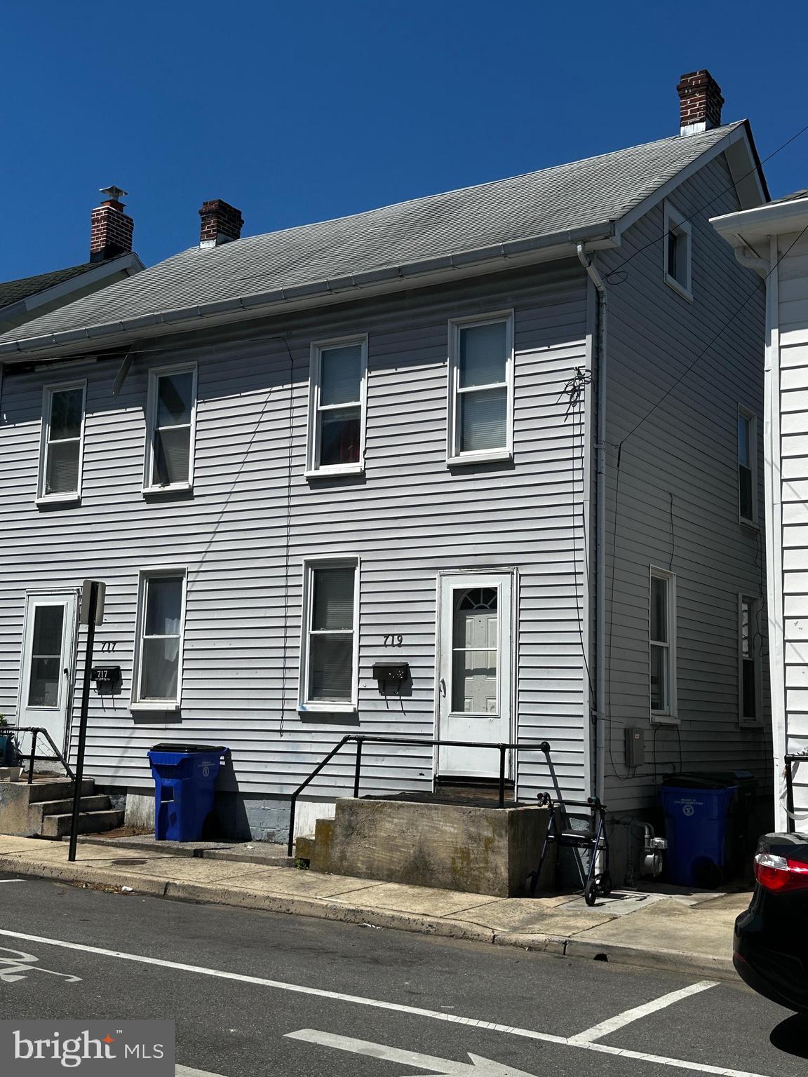 719 North Locust Street Hagerstown, MD 21740 - Photo 2 of 2 a view of a building with car parked
